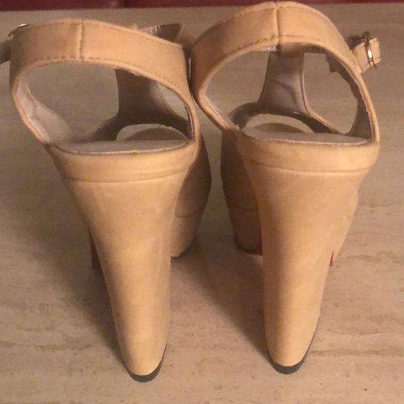 Light cream brown.  Sexy, high heeled platforms. - Picture 5 of 6